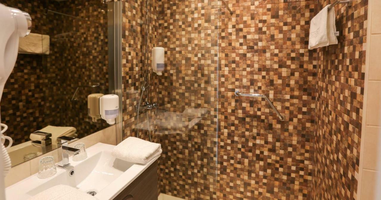 Hotel De Zeebries Budget Middelkerke Luaran gambar